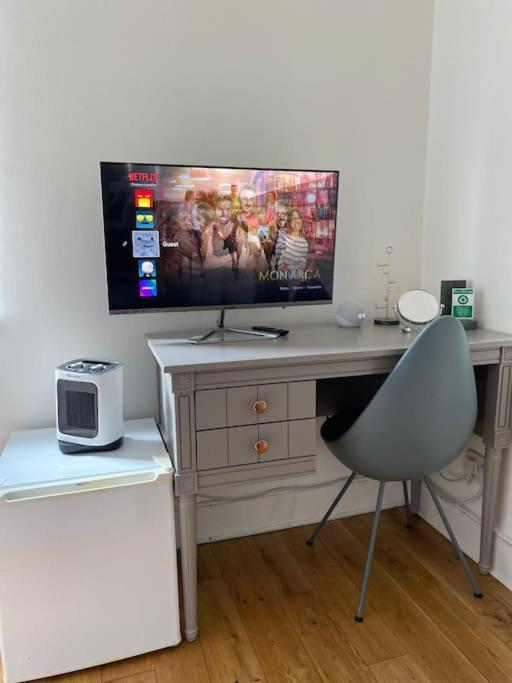 2 Bedroom Flat In Camberwell Green - Central Location With Excellent Connections To Tourist Attractions And Main London Airports Exterior foto